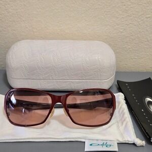 Y2K Oakley Behave Sunglasses  05-316  62- 17 vintage